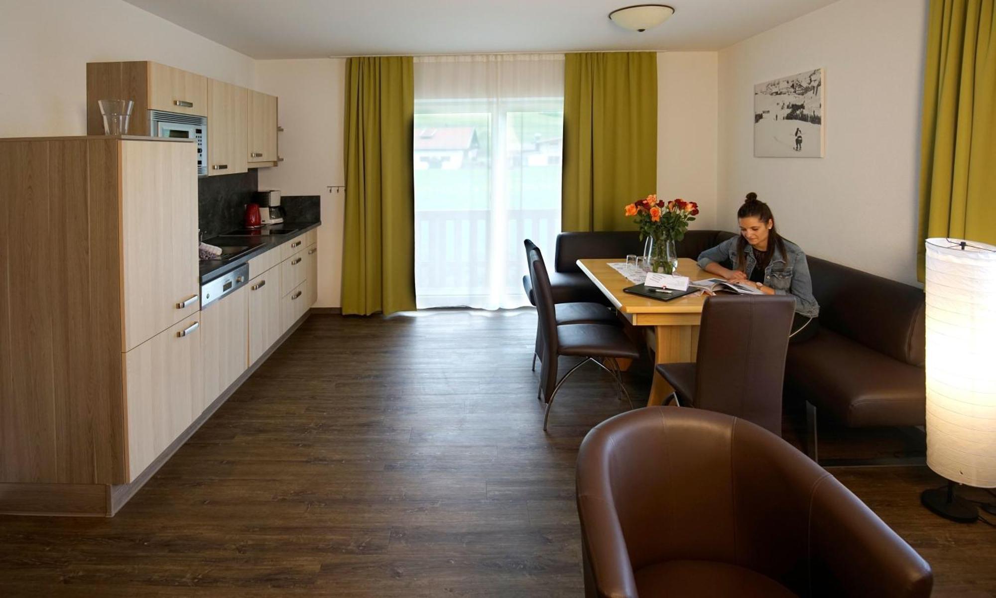 Deluxe 1,2,3 Apartment Lermoos Bagian luar foto