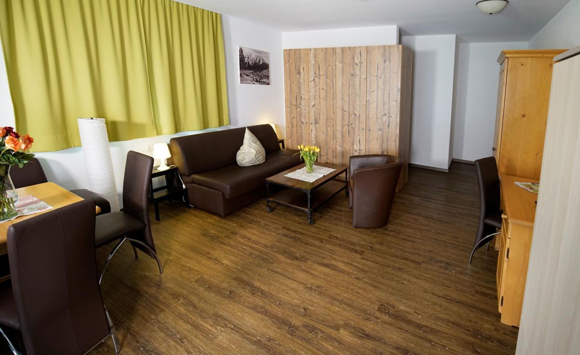 Deluxe 1,2,3 Apartment Lermoos Bagian luar foto